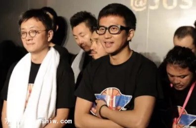 �Q���ڿ����R�ǁ�����������Ʒζ�ĵ�һ��