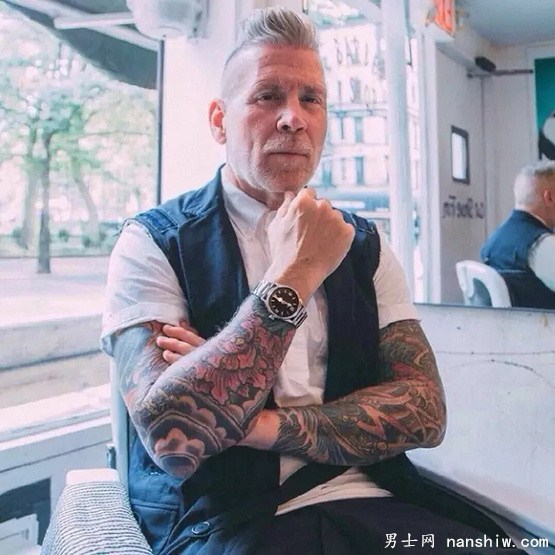 �����ĕr�󡿕r�н���r������56�q���r����ˡ���˹��