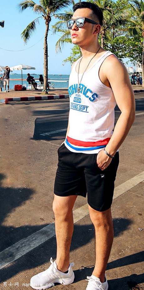 ײɫ���걳�Ĵ���