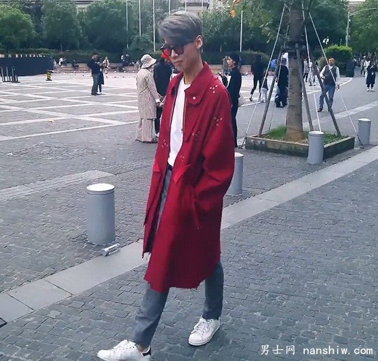 ������Ϻ��r�b������� #WhoWearsWhat ��������Elv