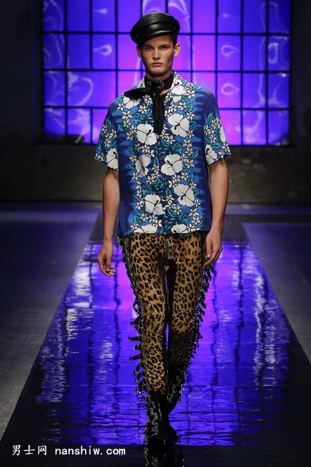  ���| ���b�� Dsquared2 2018�������b����